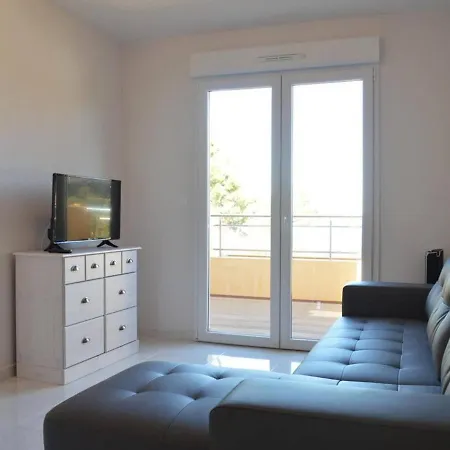 Moderne 2 Avec Terrasse, Parking Et Climatisation A - Fr-1-225c-531 *